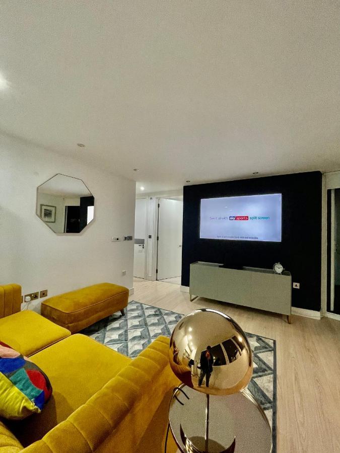 Gunwharf Quays Harbour Apartments พอร์ตสมัธ ภายนอก รูปภาพ
