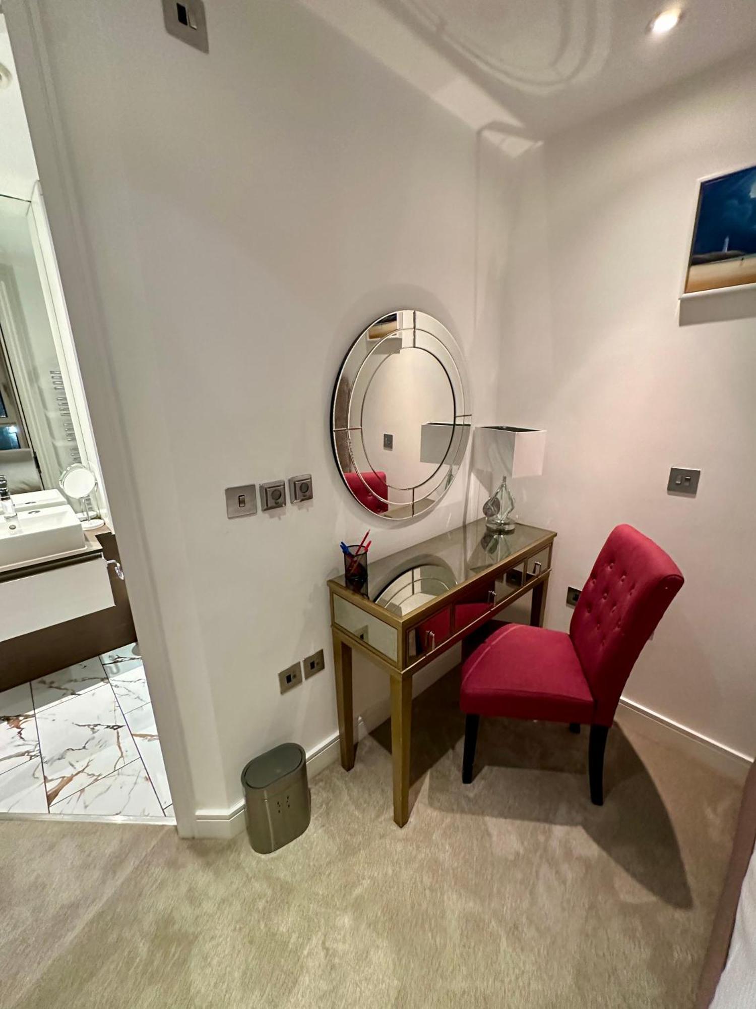 Gunwharf Quays Harbour Apartments พอร์ตสมัธ ภายนอก รูปภาพ