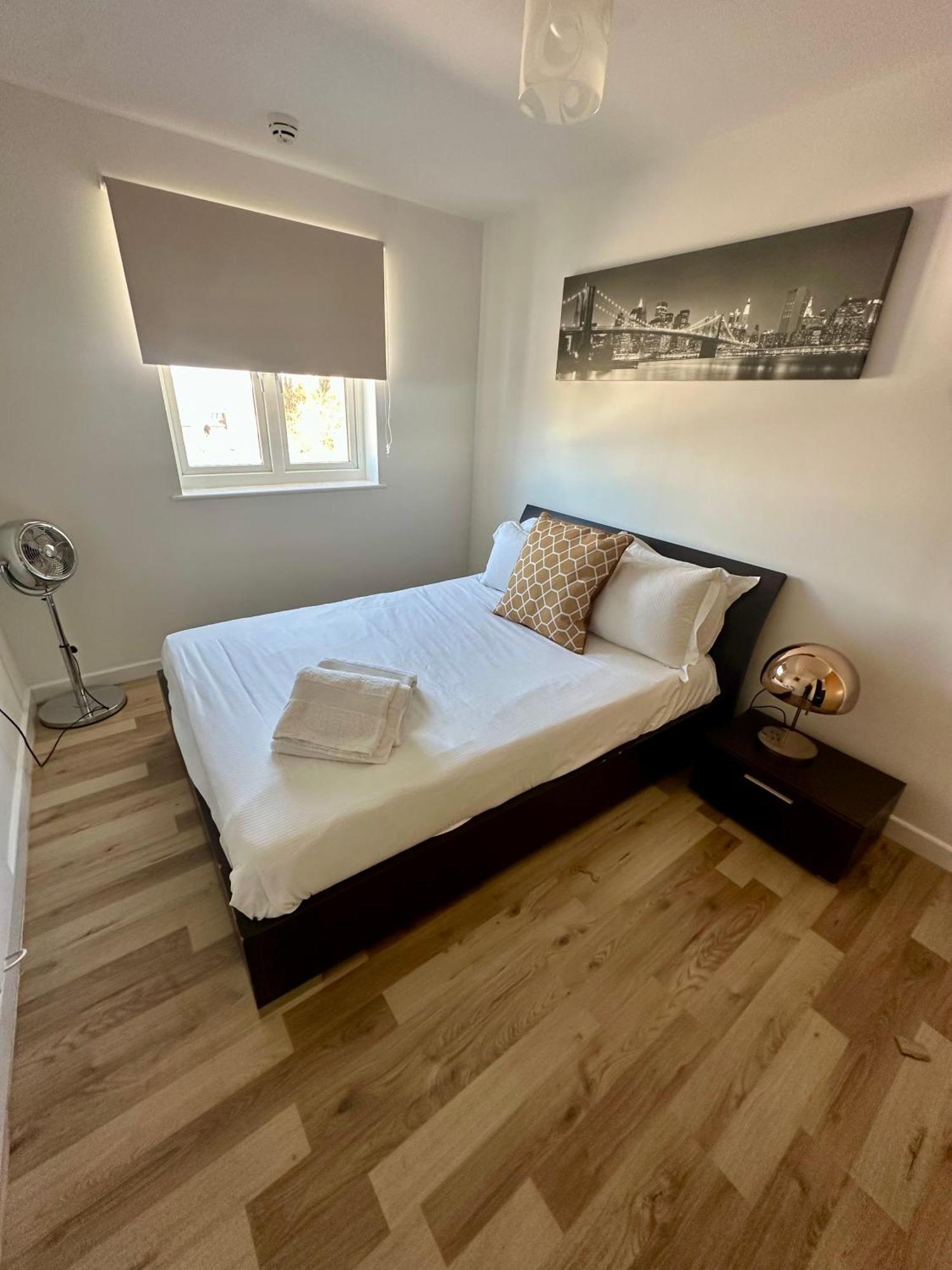 Gunwharf Quays Harbour Apartments พอร์ตสมัธ ภายนอก รูปภาพ