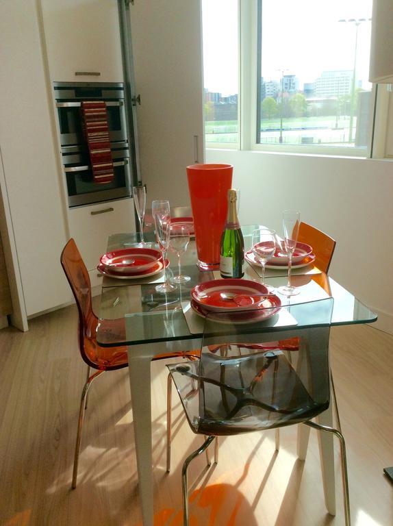 Gunwharf Quays Harbour Apartments พอร์ตสมัธ ภายนอก รูปภาพ
