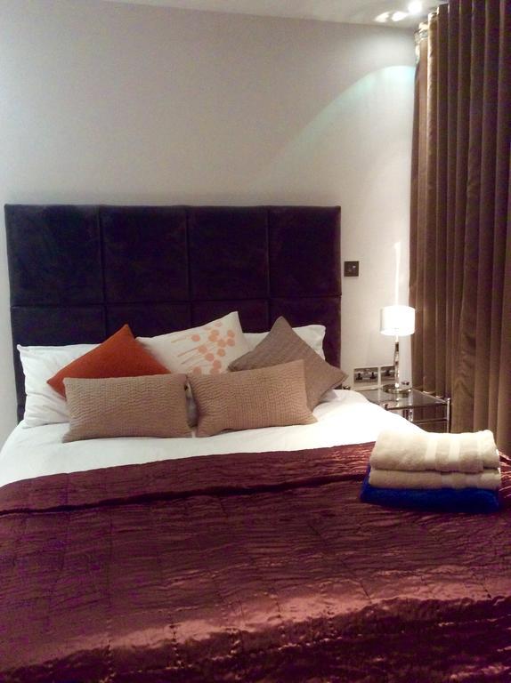 Gunwharf Quays Harbour Apartments พอร์ตสมัธ ภายนอก รูปภาพ