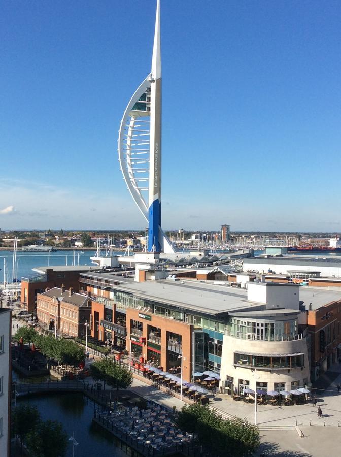Gunwharf Quays Harbour Apartments พอร์ตสมัธ ภายนอก รูปภาพ